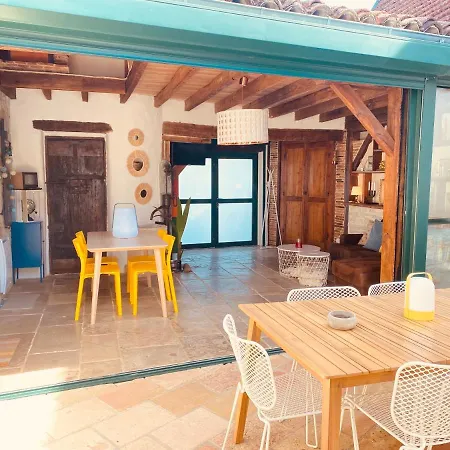Maison De Avec Piscine Et Jacuzzi Casa de Férias *